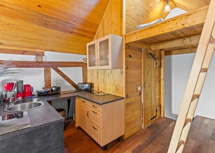 Sabina Mounteurwohnung Dachboden I 55 Zoll Tv I Schlafcouch Mit 20cm Matraze 2 Weitere Schlafplaetze I Kueche I Bad Trebbin