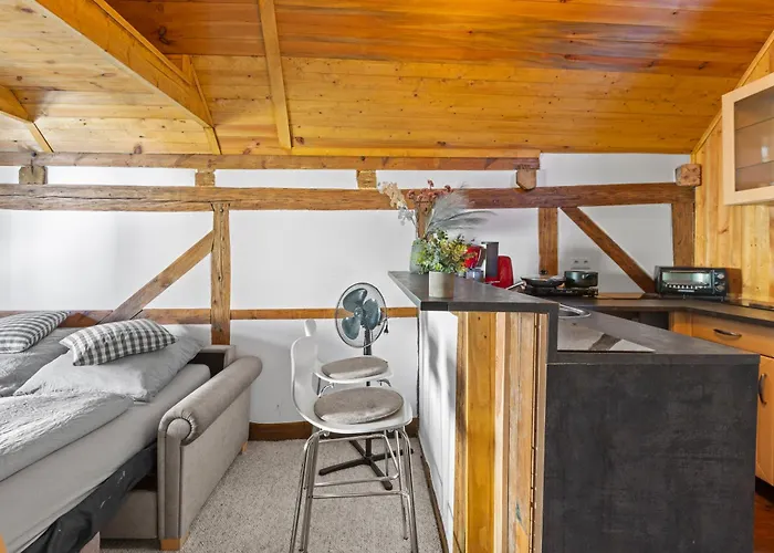 Sabina Mounteurwohnung Dachboden I 55 Zoll Tv I Schlafcouch Mit 20cm Matraze 2 Weitere Schlafplaetze I Kueche I Bad * Trebbin