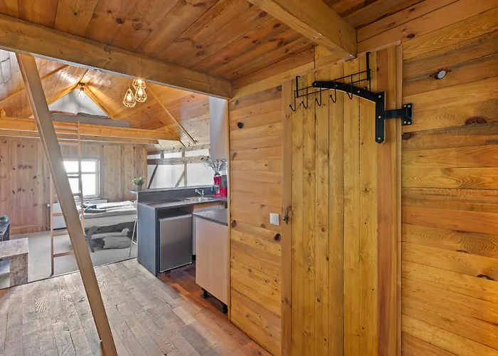 Sabina Mounteurwohnung Dachboden I 55 Zoll Tv I Schlafcouch Mit 20cm Matraze 2 Weitere Schlafplaetze I Kueche I Bad شقة *