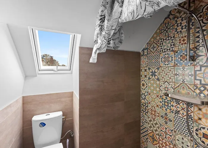 Sabina Mounteurwohnung Dachboden I 55 Zoll Tv I Schlafcouch Mit 20cm Matraze 2 Weitere Schlafplaetze I Kueche I Bad * Trebbin